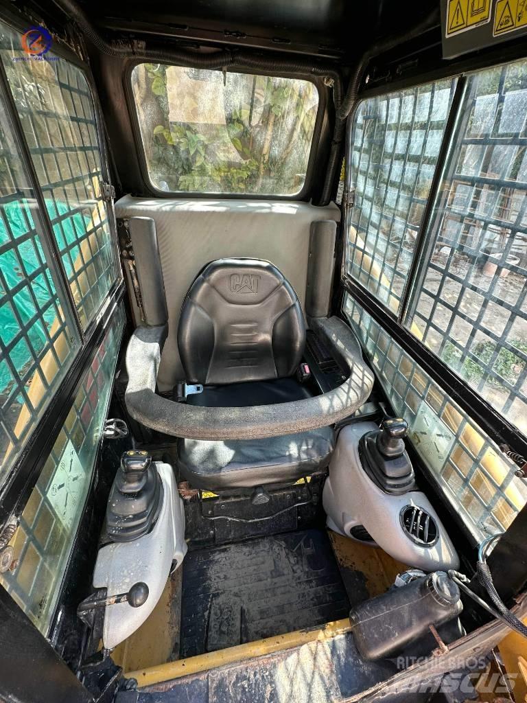 CAT 226 B Мини товарачи
