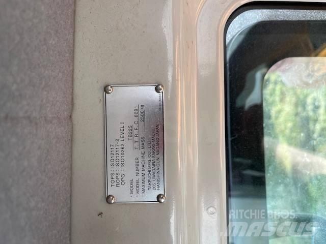 Takeuchi TB 225 Мини екскаватори < 7 т