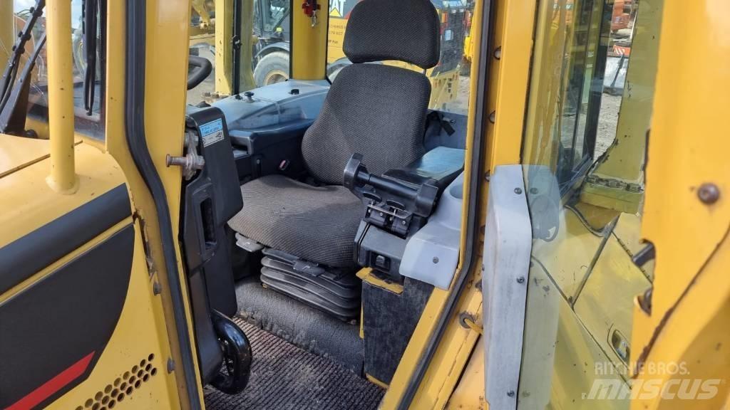 CAT D 5 N LGP Верижни булдозери
