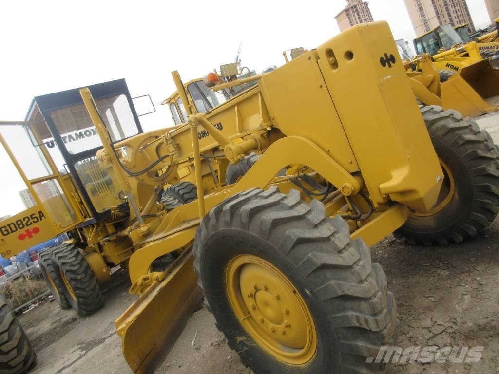Komatsu GD 623 Грейдери