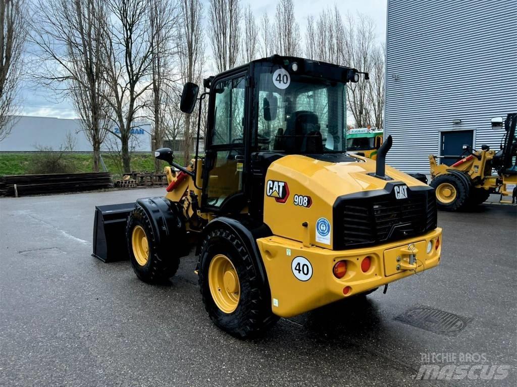 CAT 908 Колесни товарачи
