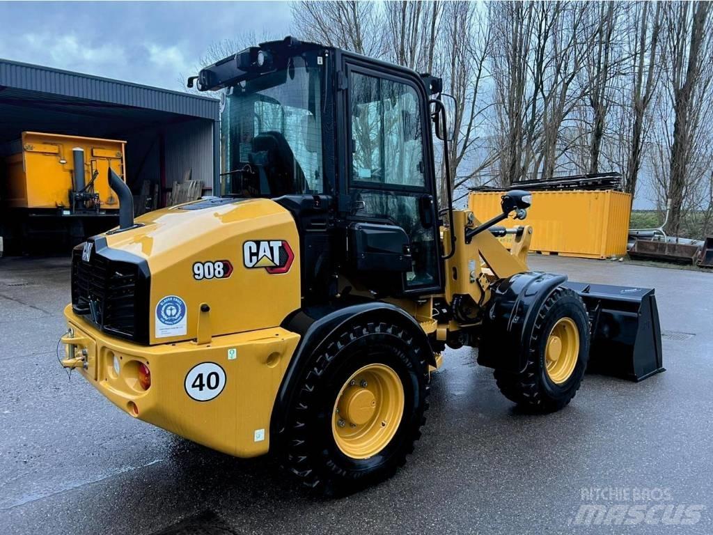 CAT 908 Колесни товарачи