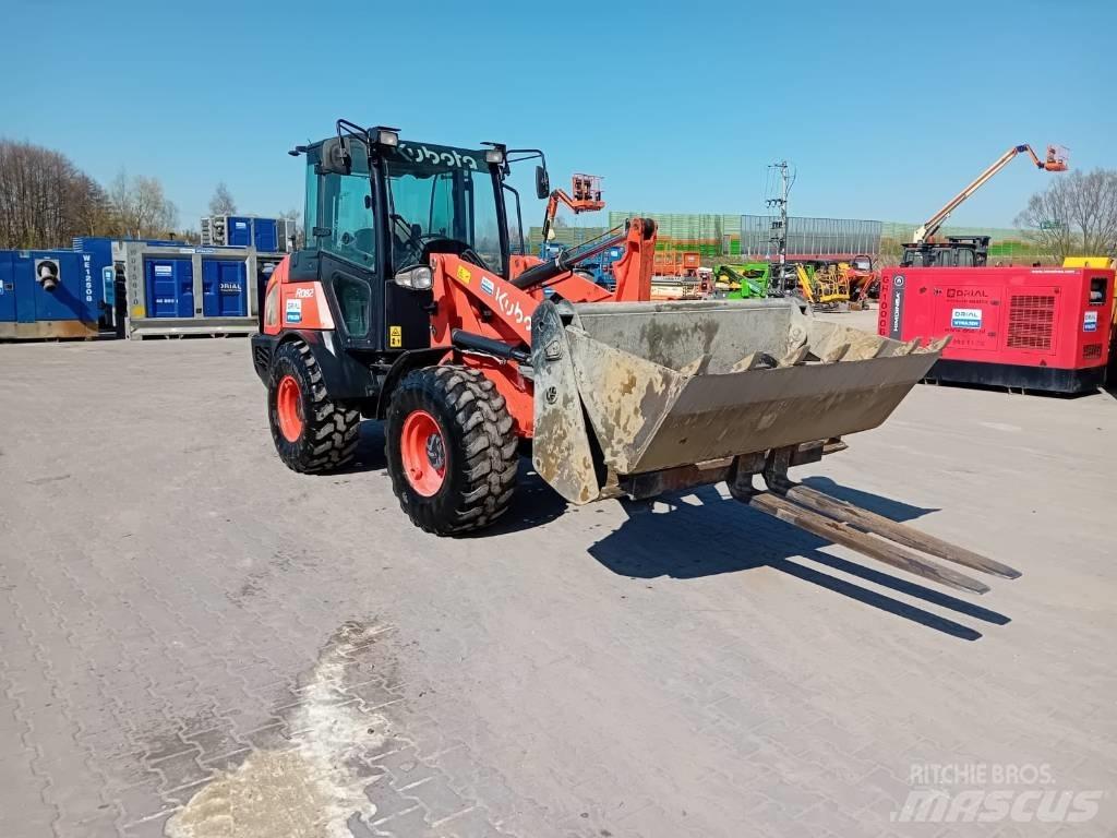 Kubota R 082 Колесни товарачи