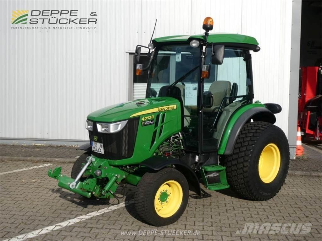 John Deere 4052R Компактни трактори