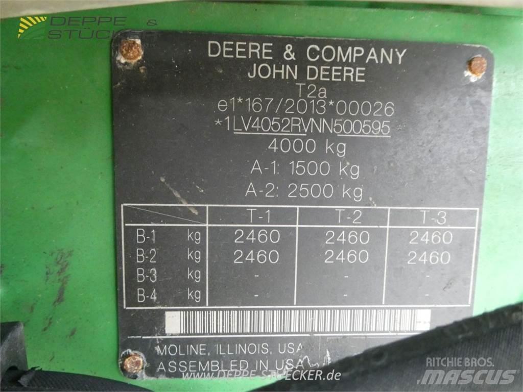 John Deere 4052R Компактни трактори