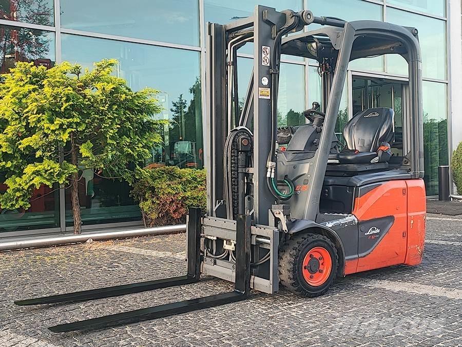 Linde E12-02 Електрически вилични кари-повдигачи