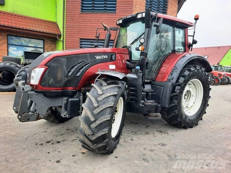 Valtra 163 Versu Трактори