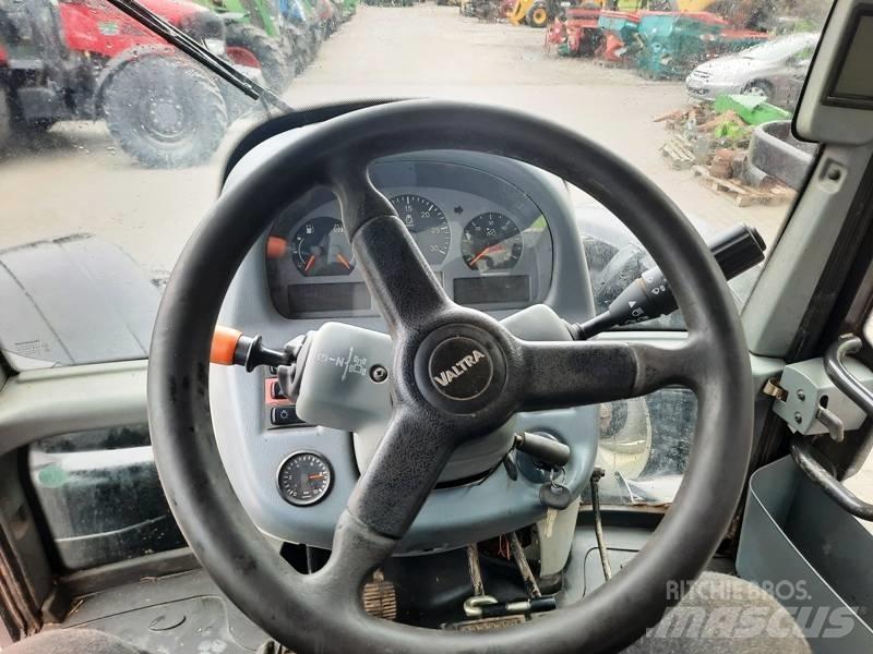Valtra 163 Versu Трактори