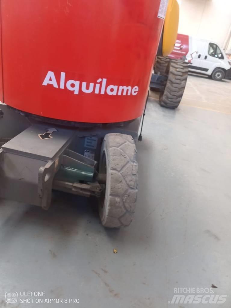 JLG E 300 AJP Съчленени стрелови подемници