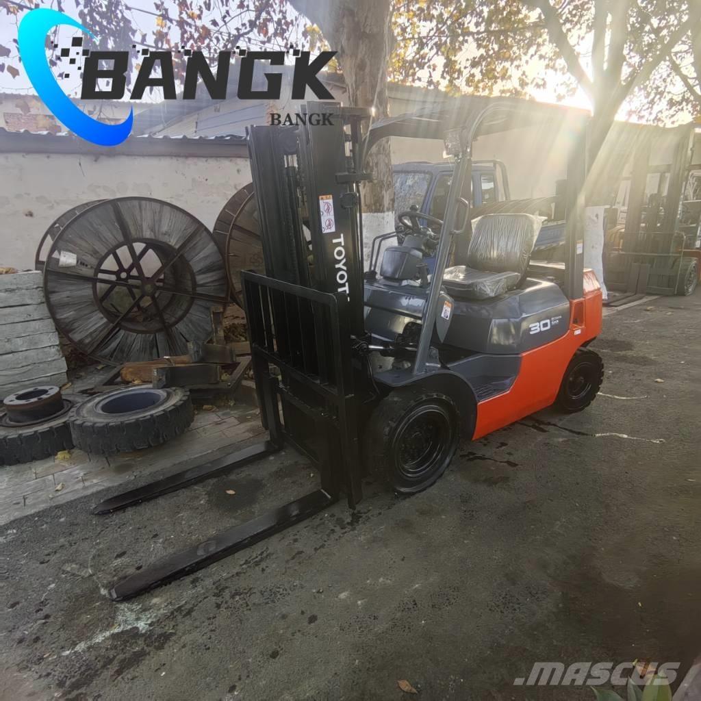 Toyota 8 F 30 Дизелови камиони