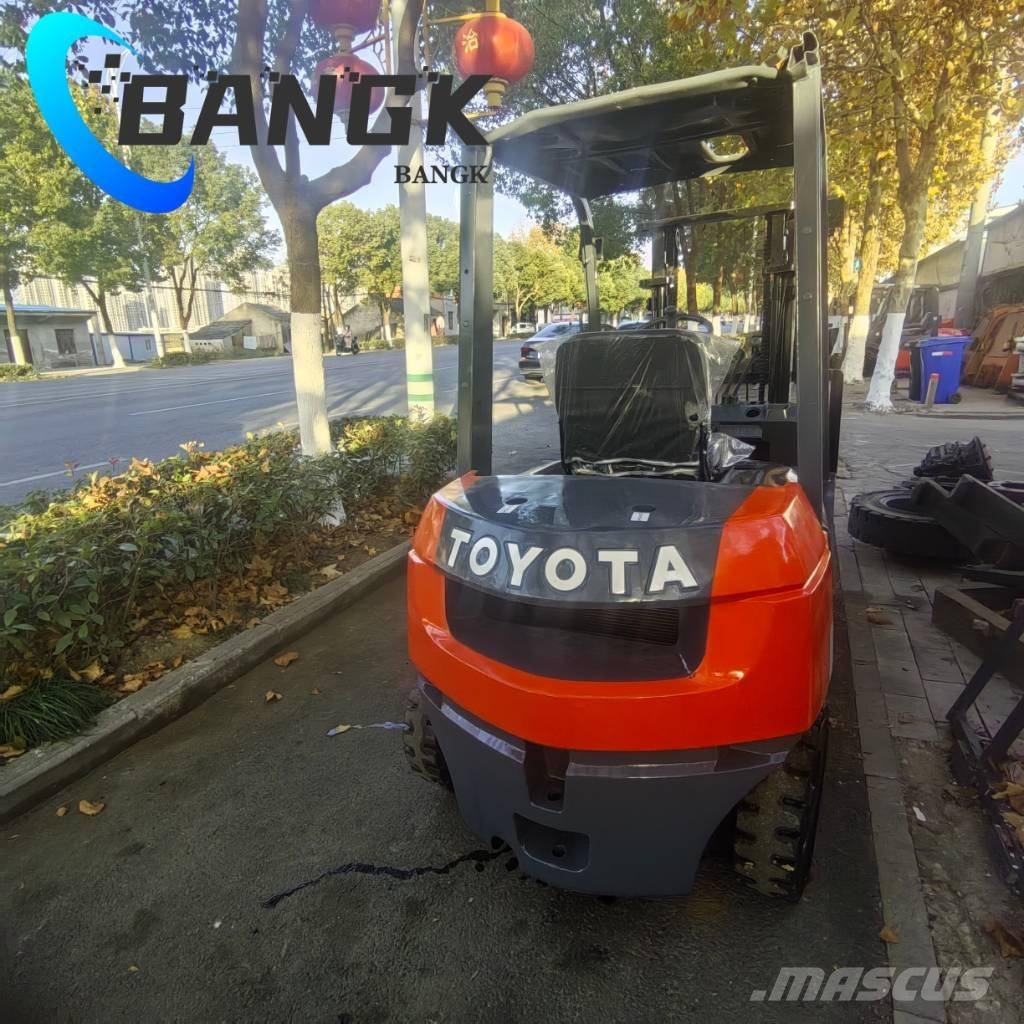 Toyota 8 F 30 Дизелови камиони