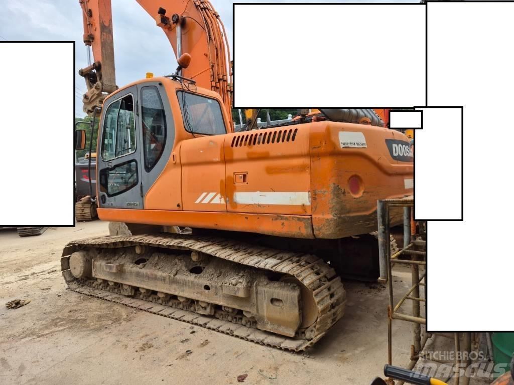 Doosan DX 220 LC-9 Средни екскаватори 7т - 12т
