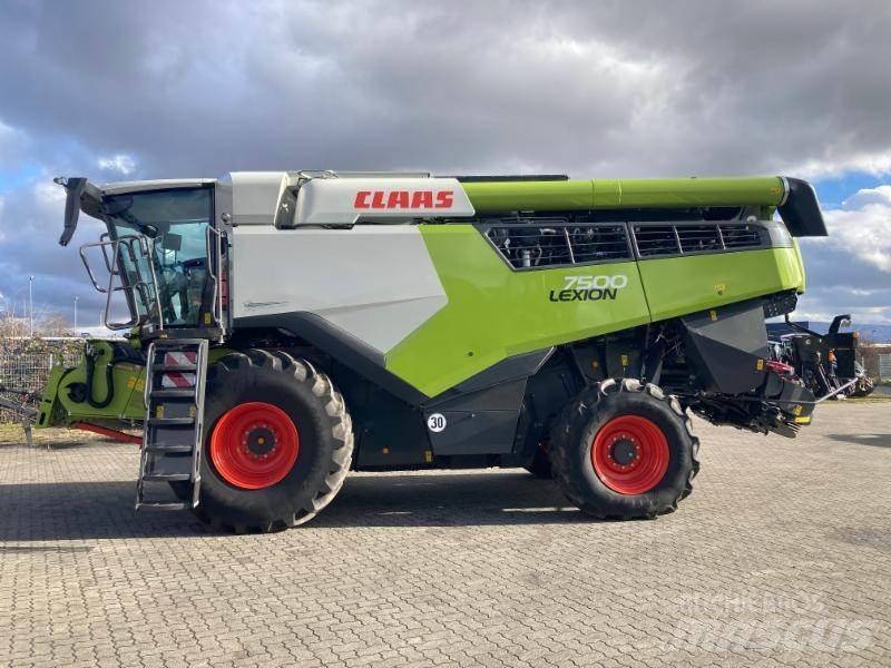 CLAAS LEXION 7500 Комбайни