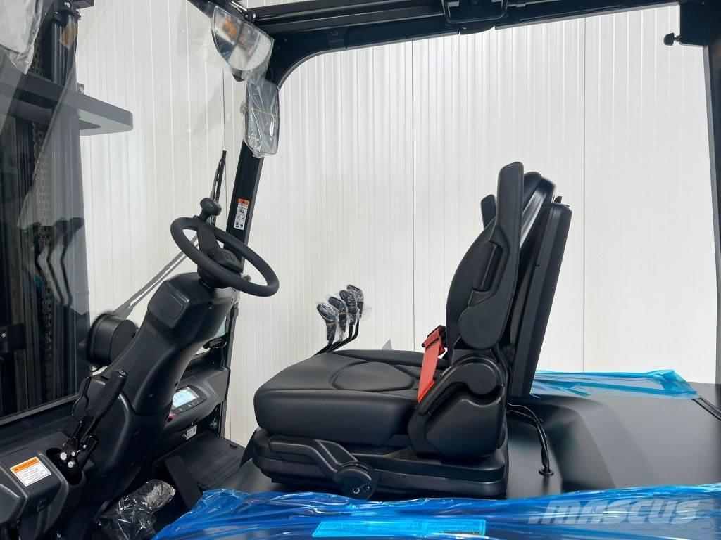 Bobcat B50XC-7 Електрически вилични кари-повдигачи