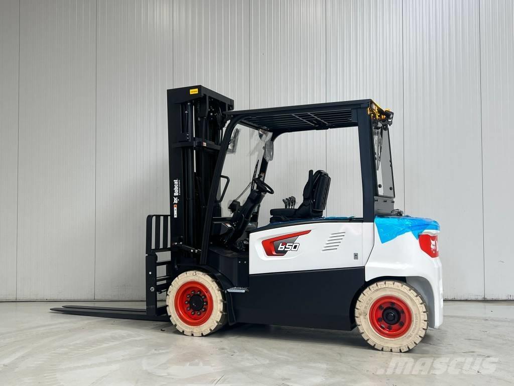 Bobcat B50XC-7 Електрически вилични кари-повдигачи