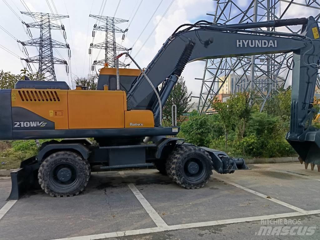 Hyundai R210W Колесни екскаватори