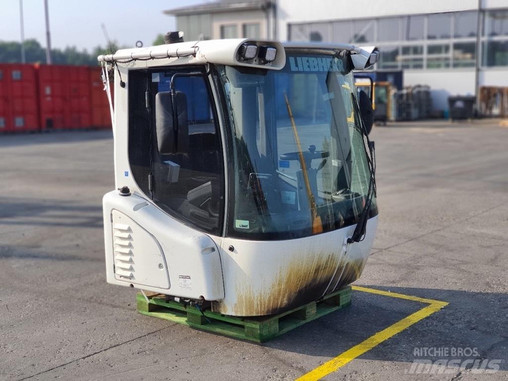 Liebherr L 550 CAB Кабина