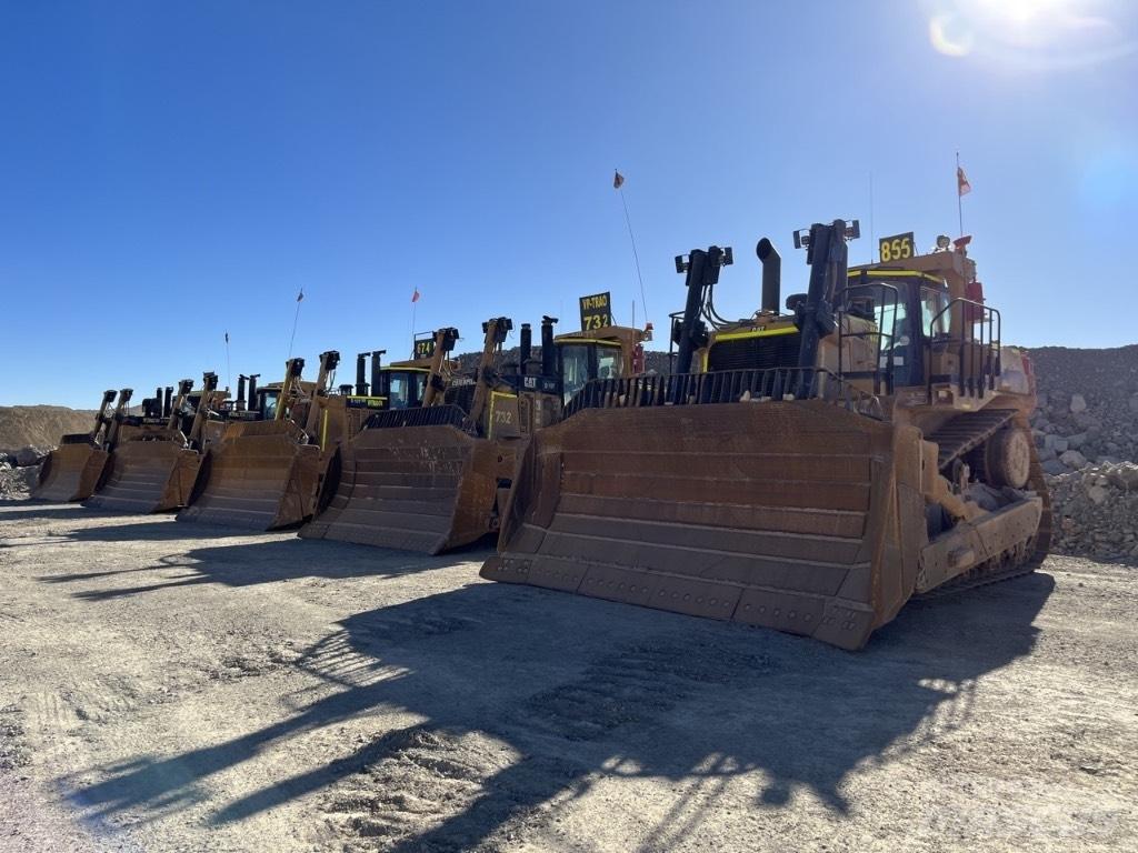 CAT D10T Верижни булдозери
