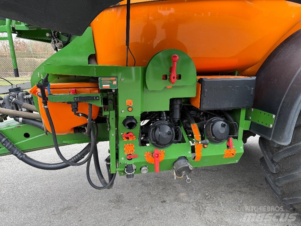 Amazone UX 11200 Прикачни пръскачки
