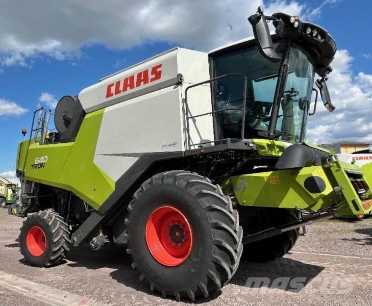 CLAAS TRION 640 Комбайни