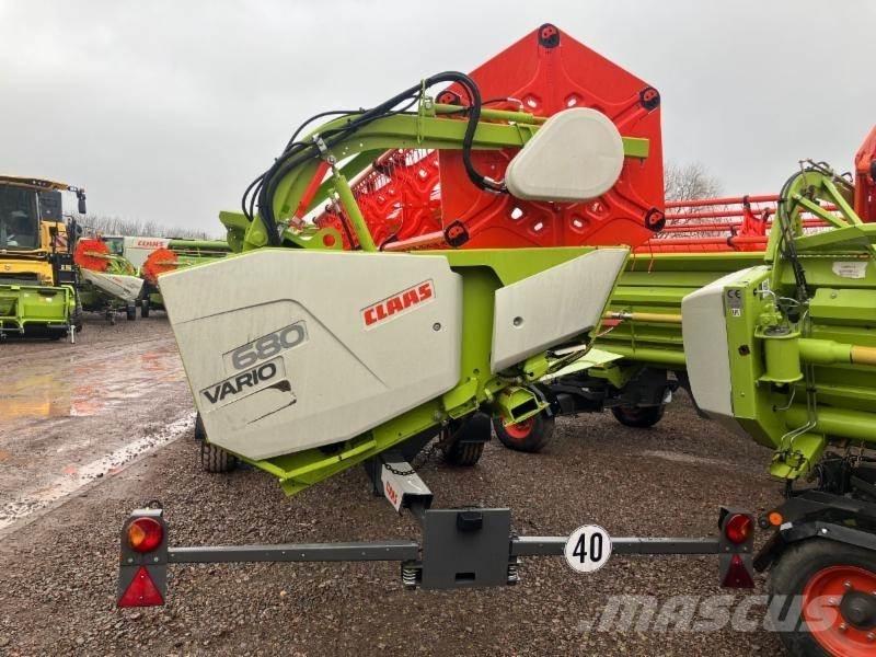 CLAAS TRION 640 Комбайни