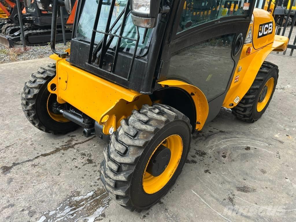 JCB 520-40 Телескопични товарачи