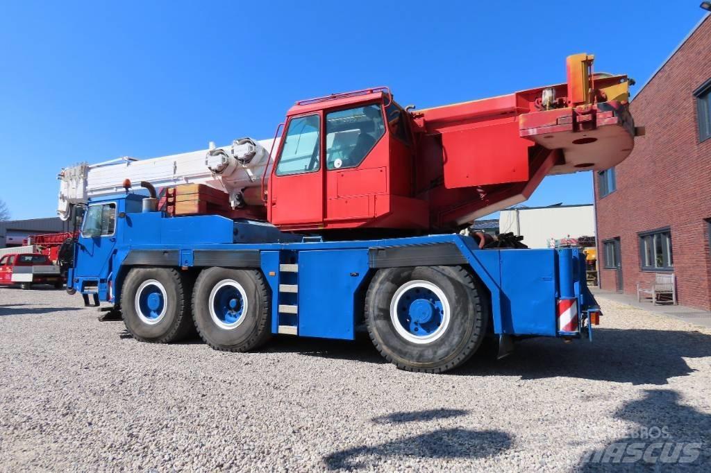 Liebherr LTM 1050-1 Всъдеходни кранове
