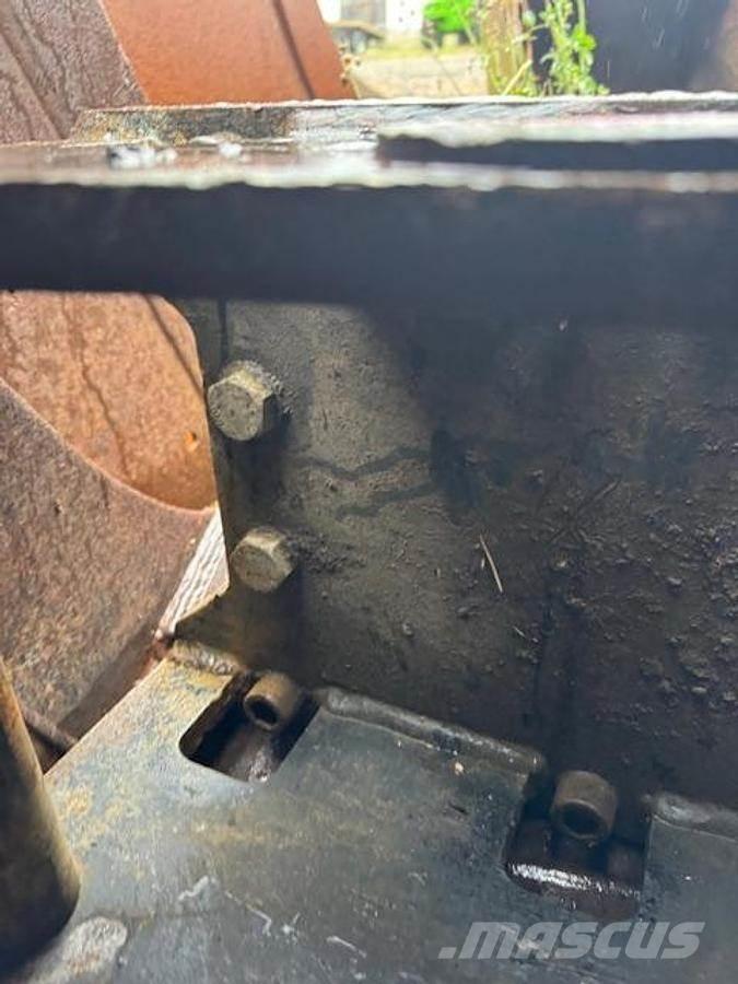 Doosan HB08 Чукове/Раздробители
