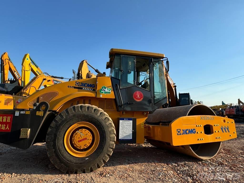XCMG XS 263 J Еднобарабанни ролки

