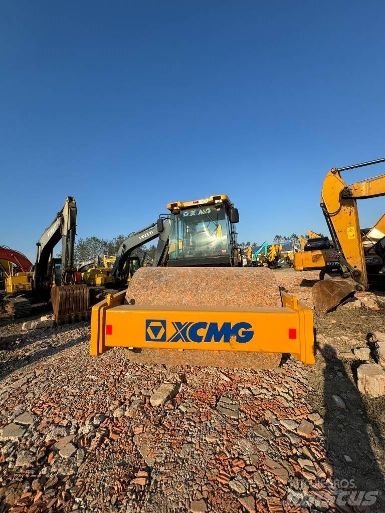 XCMG XS 263 J Еднобарабанни ролки
