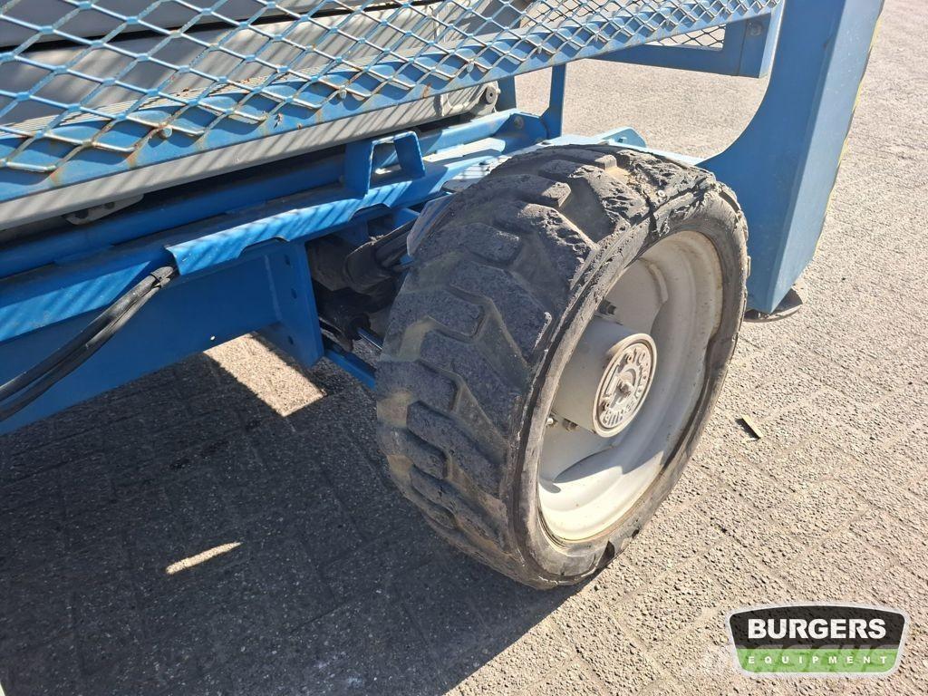 Genie GS4390 RT Ножични работни платформи