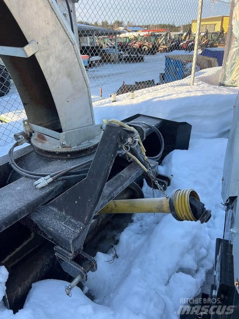 XYZ Snöfräs XYZ 2400 Снегохвъргачки
