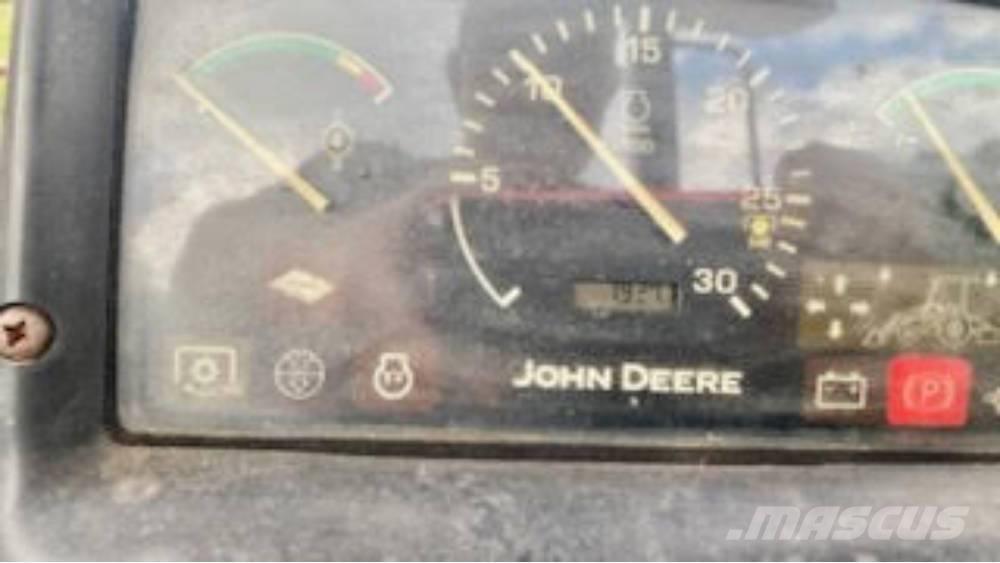 John Deere 110 Товарач със заден ексватор