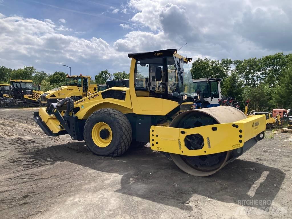 Bomag BW 213 DH-5 Еднобарабанни ролки
