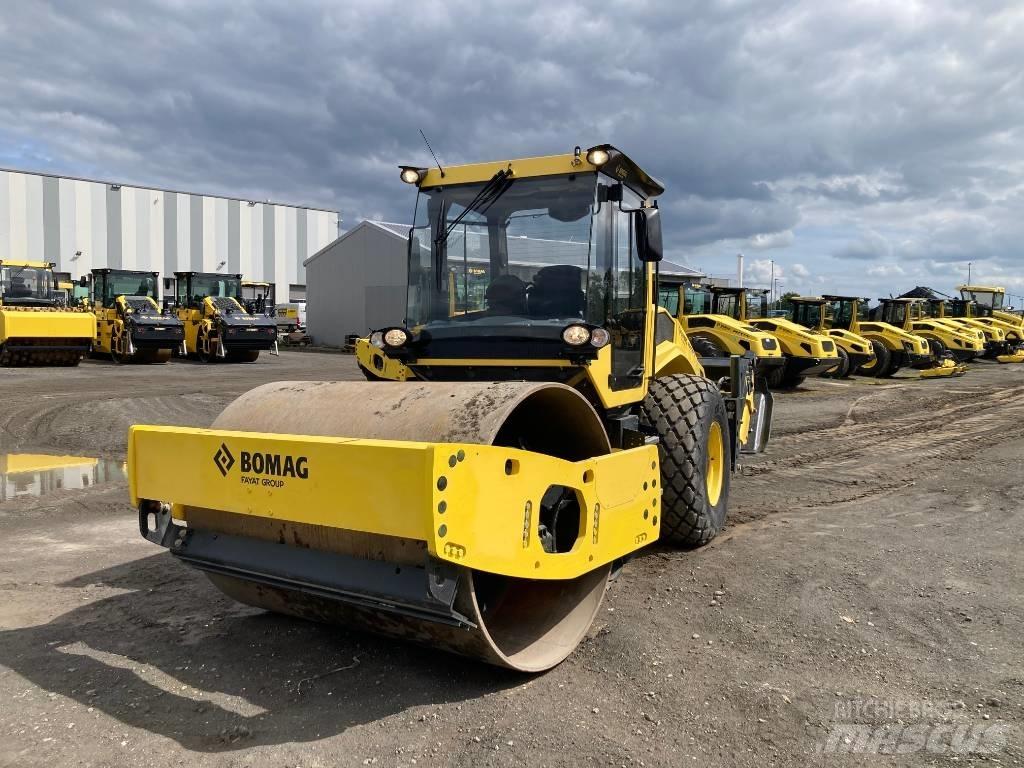 Bomag BW 213 DH-5 Еднобарабанни ролки
