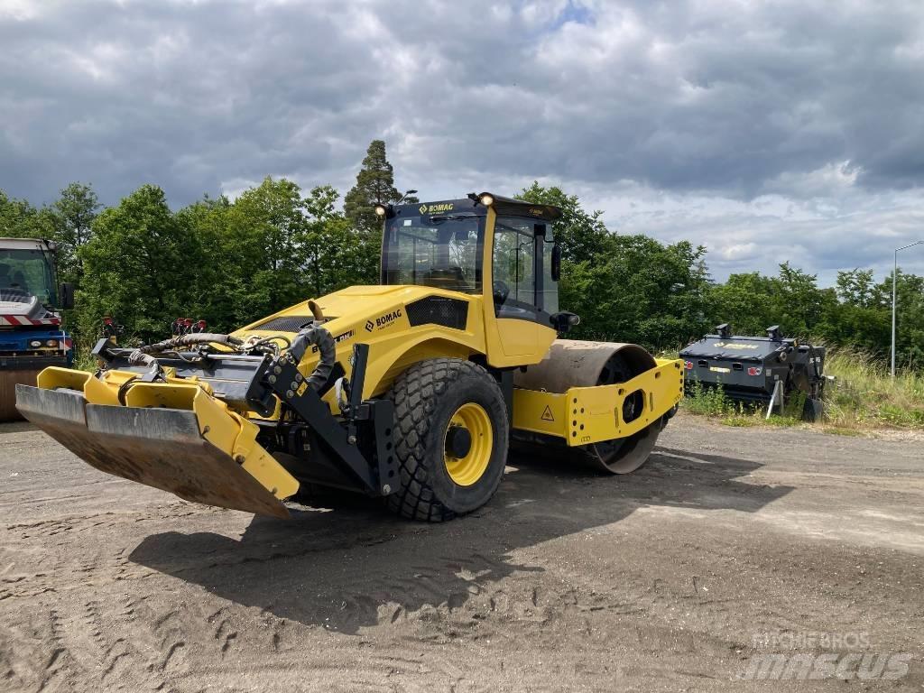 Bomag BW 213 DH-5 Еднобарабанни ролки

