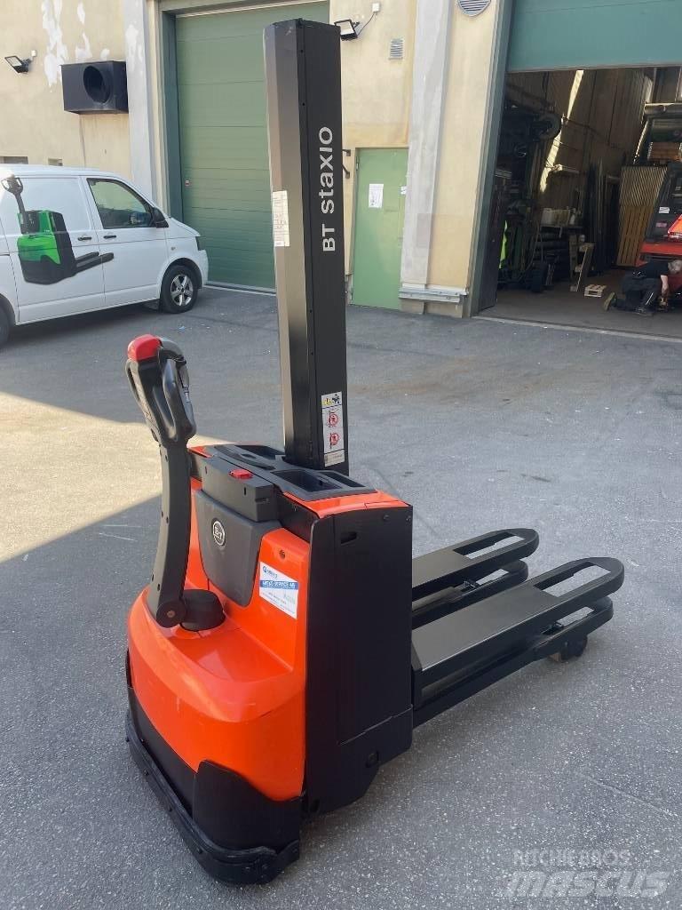 BT SWE080L Колички високоповдигачи с теглич