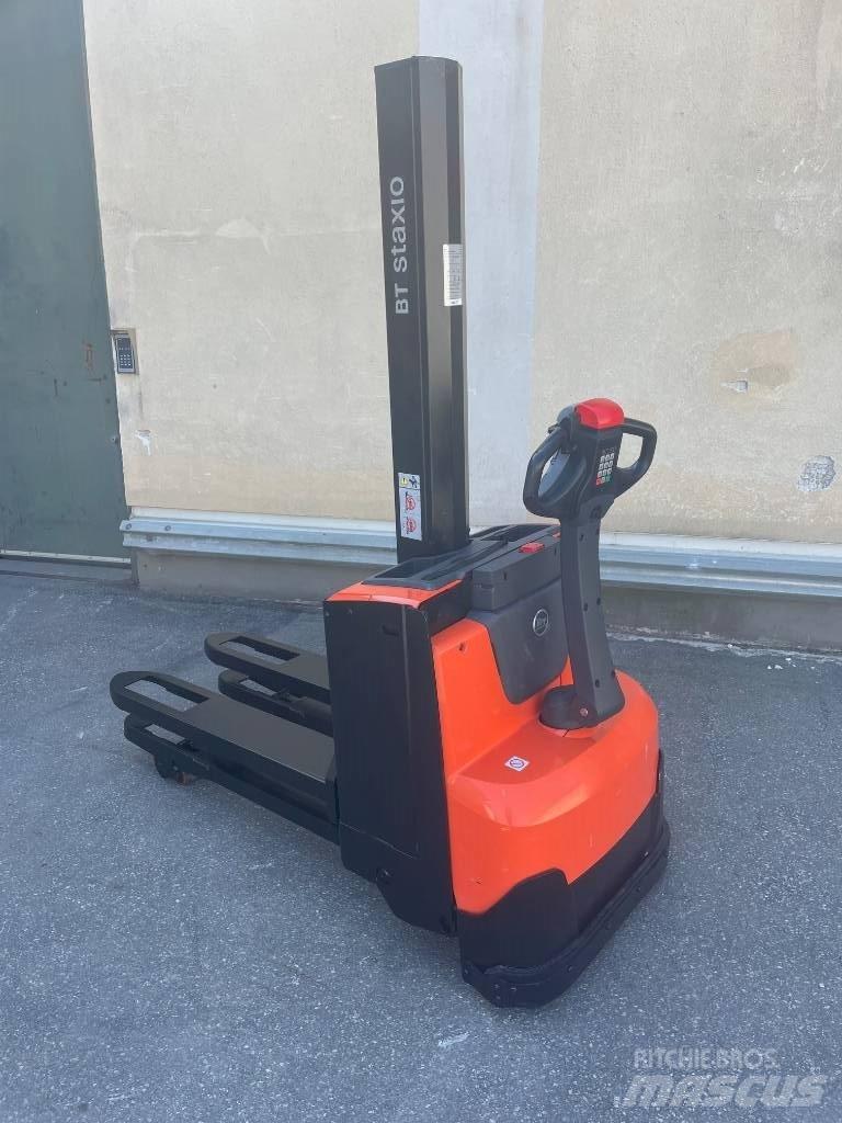 BT SWE080L Колички високоповдигачи с теглич