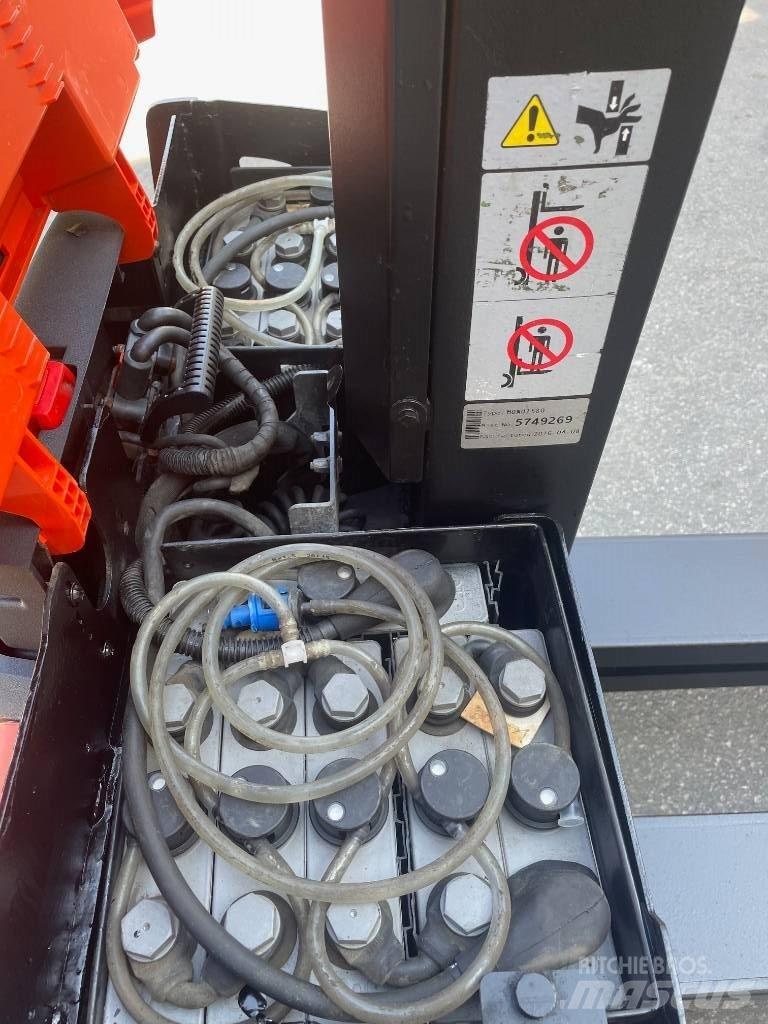 BT SWE080L Колички високоповдигачи с теглич