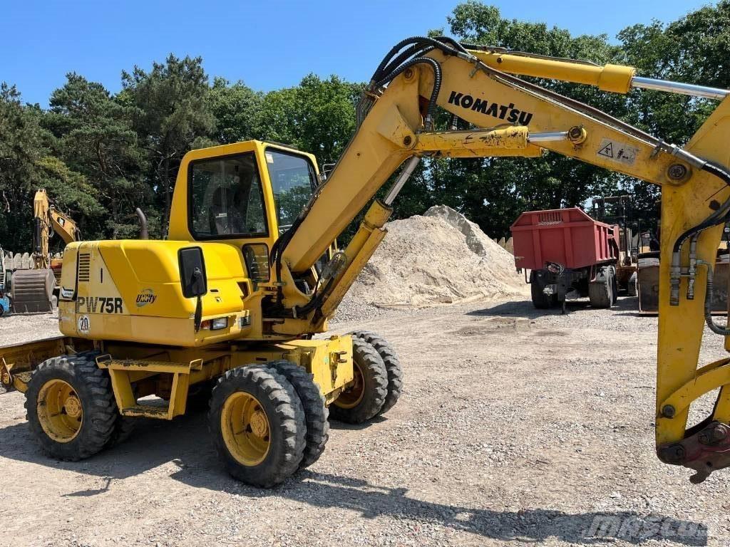 Komatsu PW 75 R Колесни екскаватори