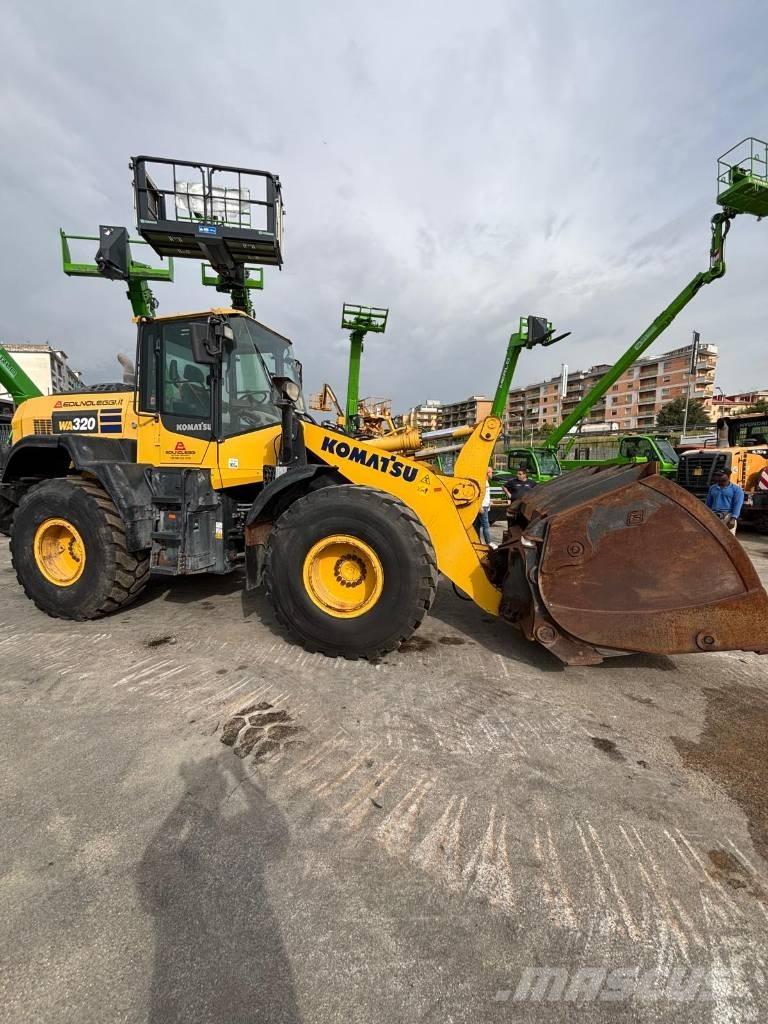 Komatsu WA 320-8 Колесни товарачи