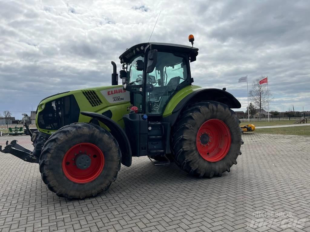 CLAAS Axion 850 Трактори