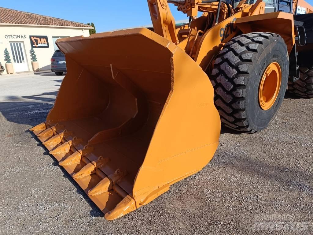 CASE 921 C/2 Колесни товарачи