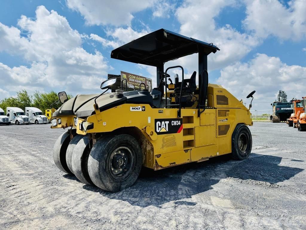 CAT CW 34 Пневматични гумени  ролки
