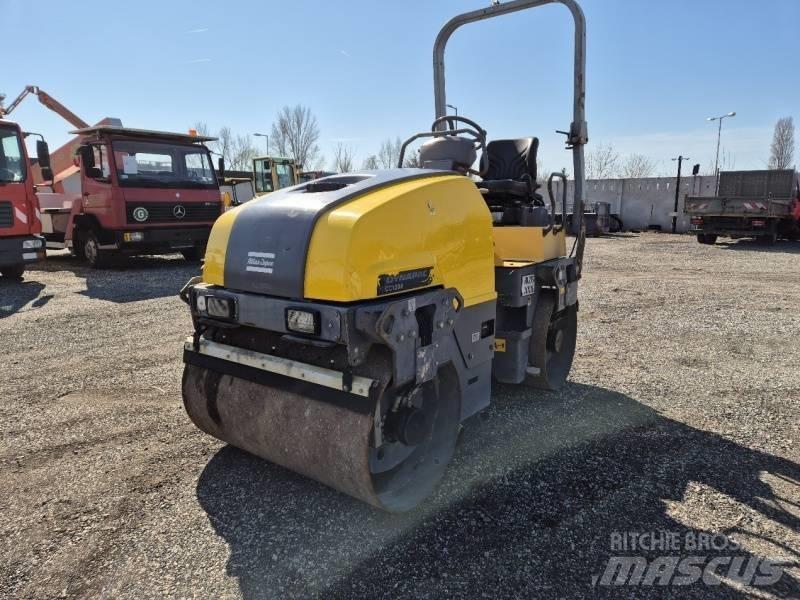 Dynapac CC1200 Двойни барабанни ролки
