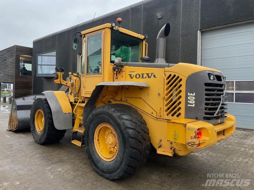 Volvo L60E Колесни товарачи
