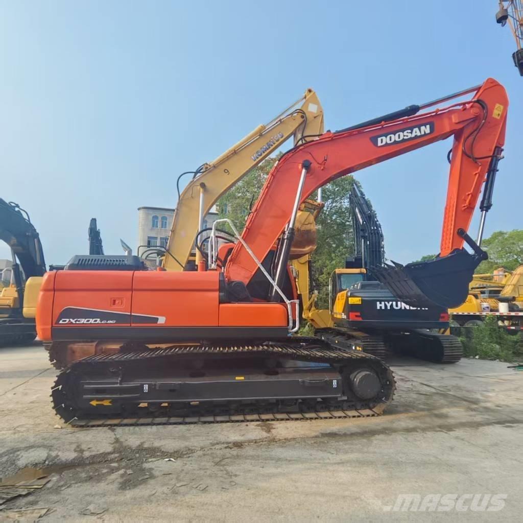 Doosan DX 300 LC Верижен екскаватор