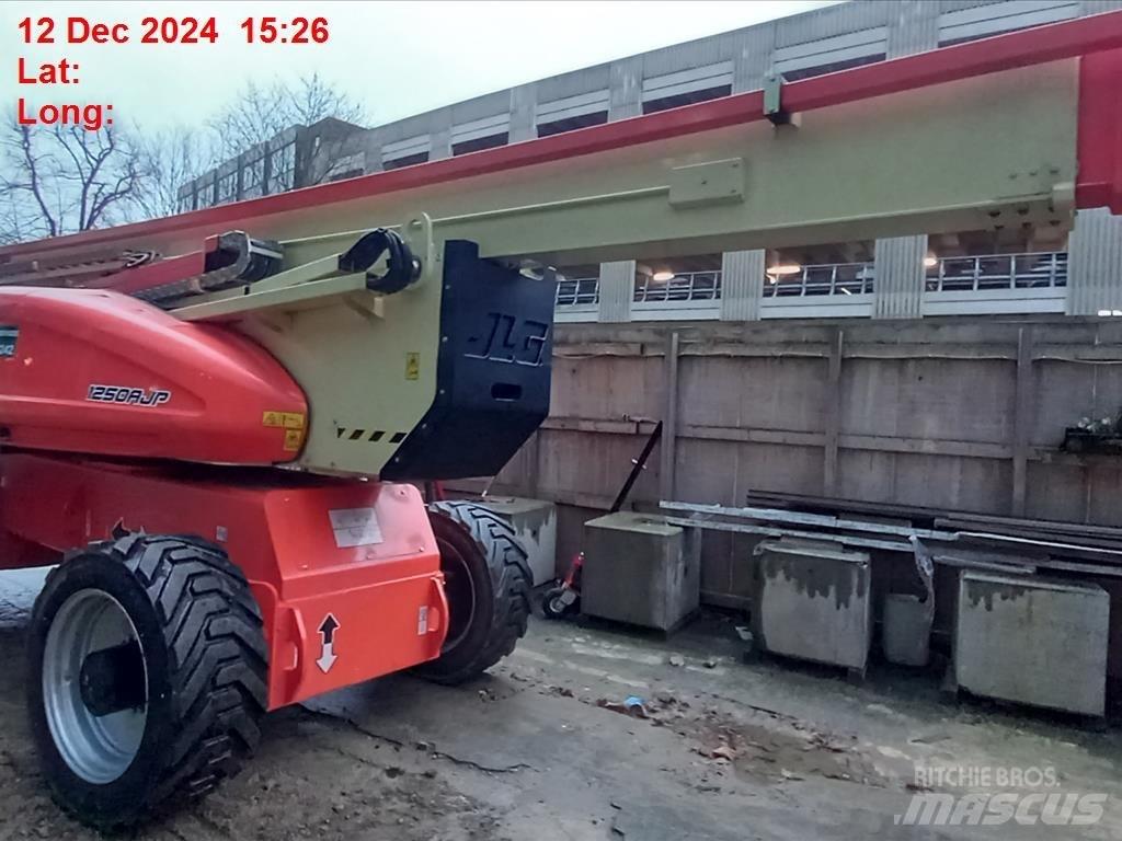 JLG 1250 AJP Съчленени стрелови подемници