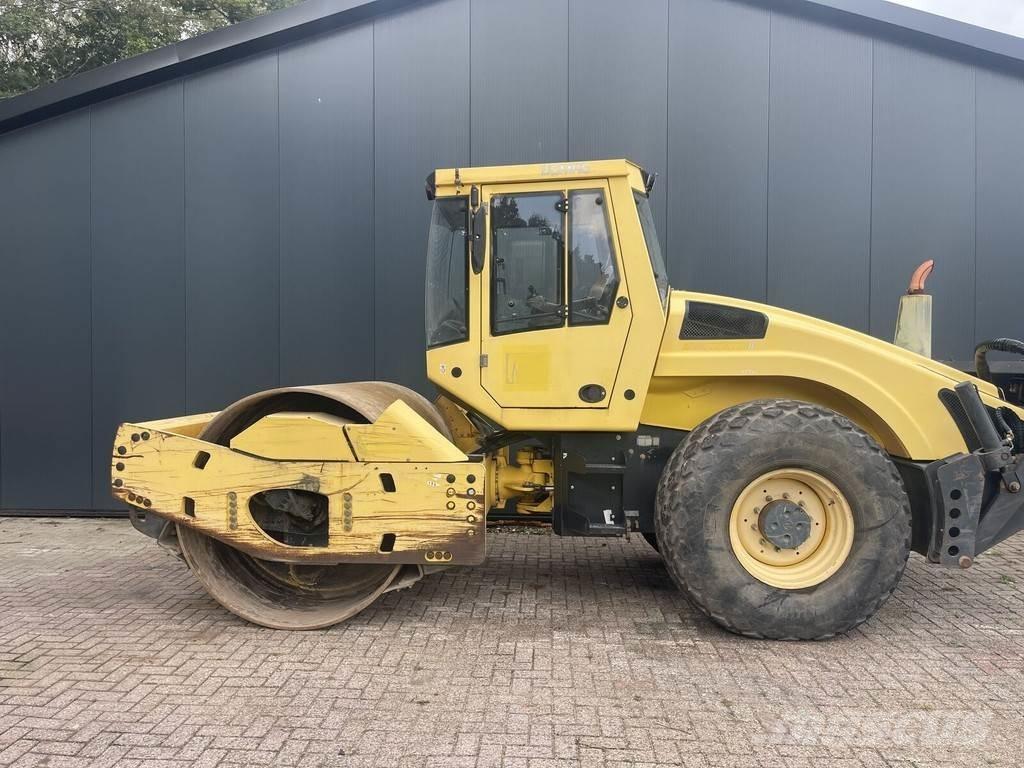 Bomag Bw 213 Пневматични гумени  ролки
