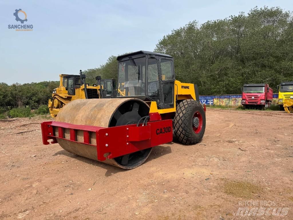 Dynapac CA 30 D Еднобарабанни ролки
